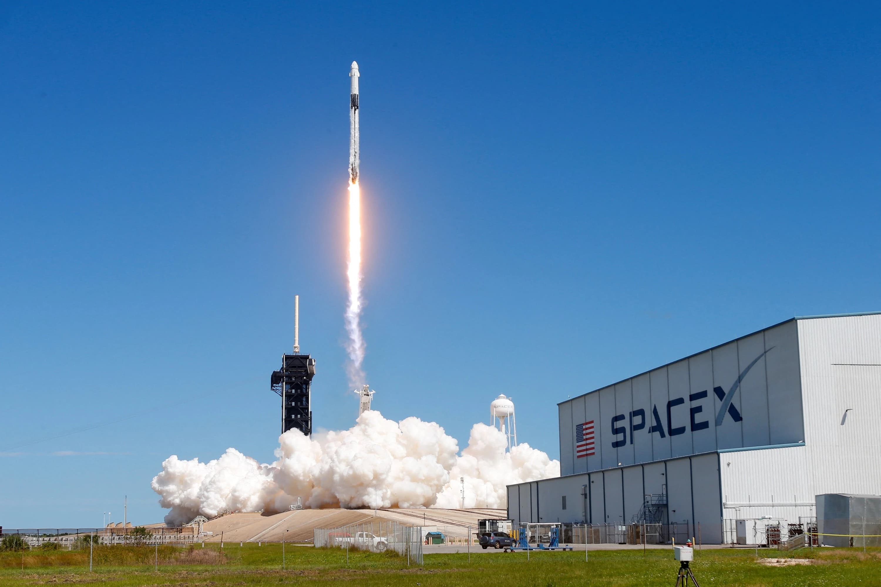 SpaceX Gelirleri NASA'yı Geride Bırakıyor: Uzay Yarışında Yeni Bir Dönem!